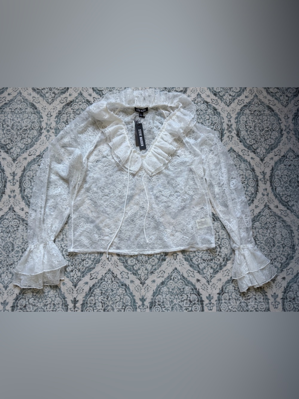Steve Madden White Lace Ruffle V-Neck Long Sleeve Blouse